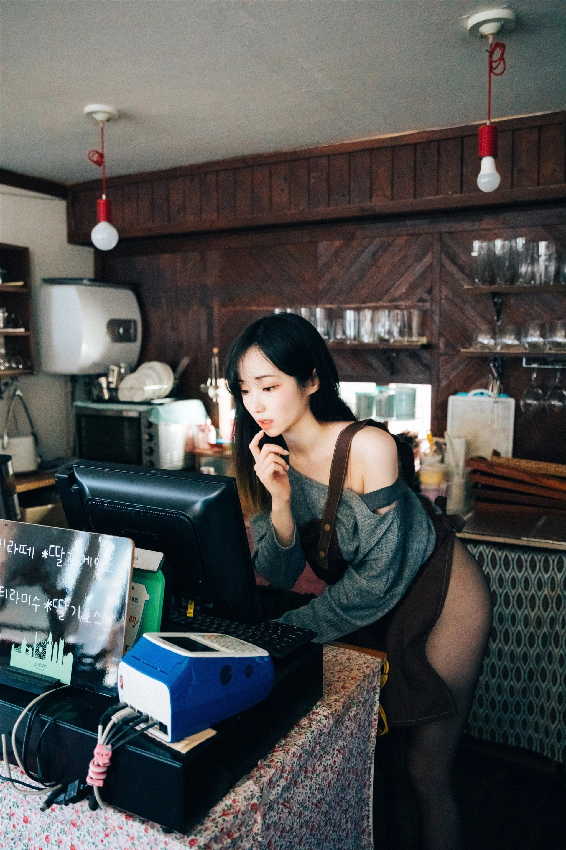 018.[Loozy] -  Bambi - Cafe Alba 1